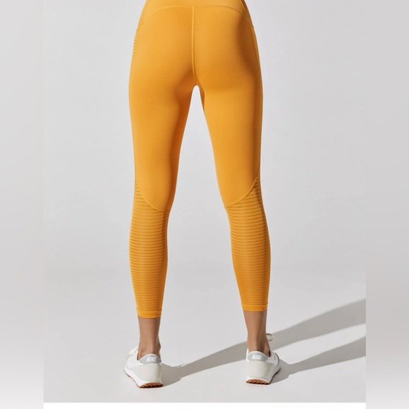 Nike Pro Dri-Fit Light Curry White High Rise Pocket Leggings Sz(M) - Picture 6 of 8